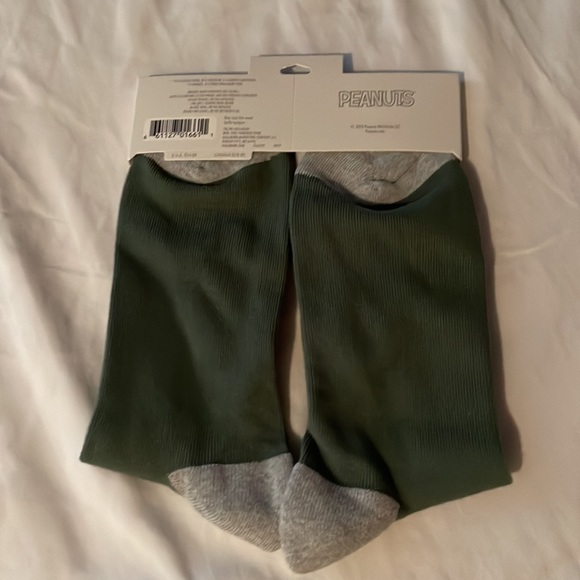 NWT Hallmark Peanuts Beagle Scouts / Beaglescout Snoopy Crew Socks - Picture 4 of 5